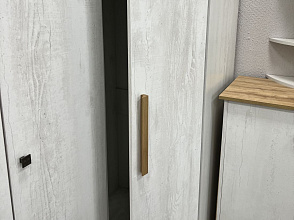 Шкаф «Скандинавия 2Д» КМК 0905.6, бетон пайн светлый/ дуб наварра от магазина Мебельный дом